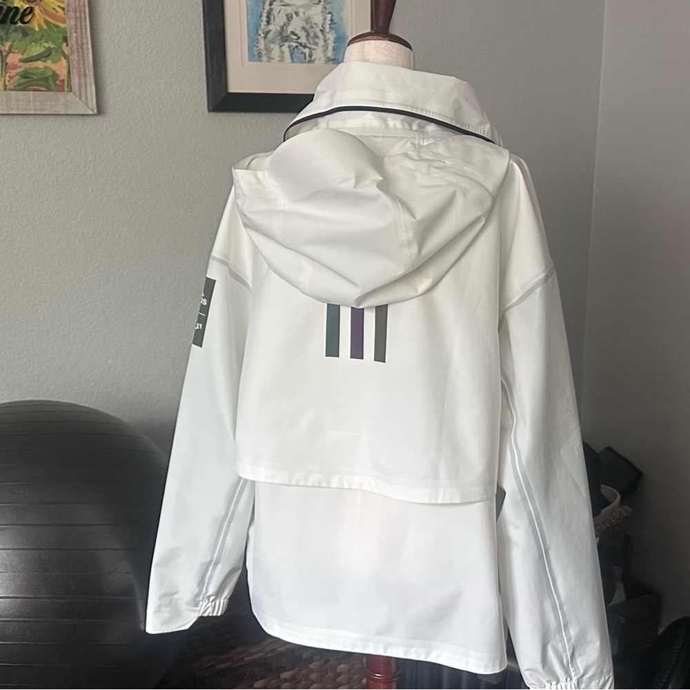 Adidas MYSHELTER never worn